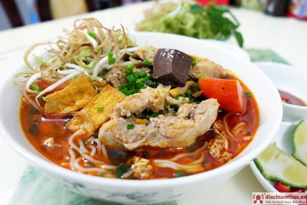 Cách nấu bún riêu thịt