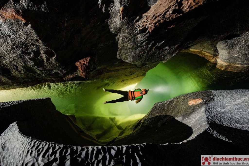 Chi phí tour du lịch Sơn Đoòng bao nhiêu