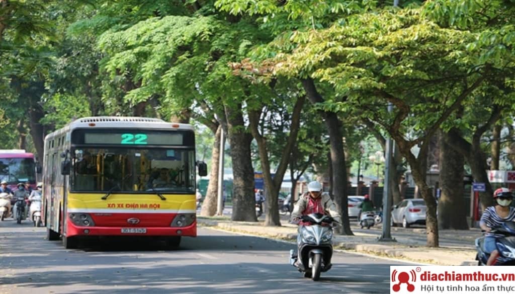 Di chuyển bằng xe bus