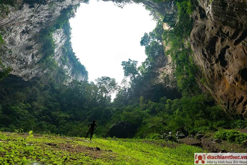 Hố sụt Kong Collapse