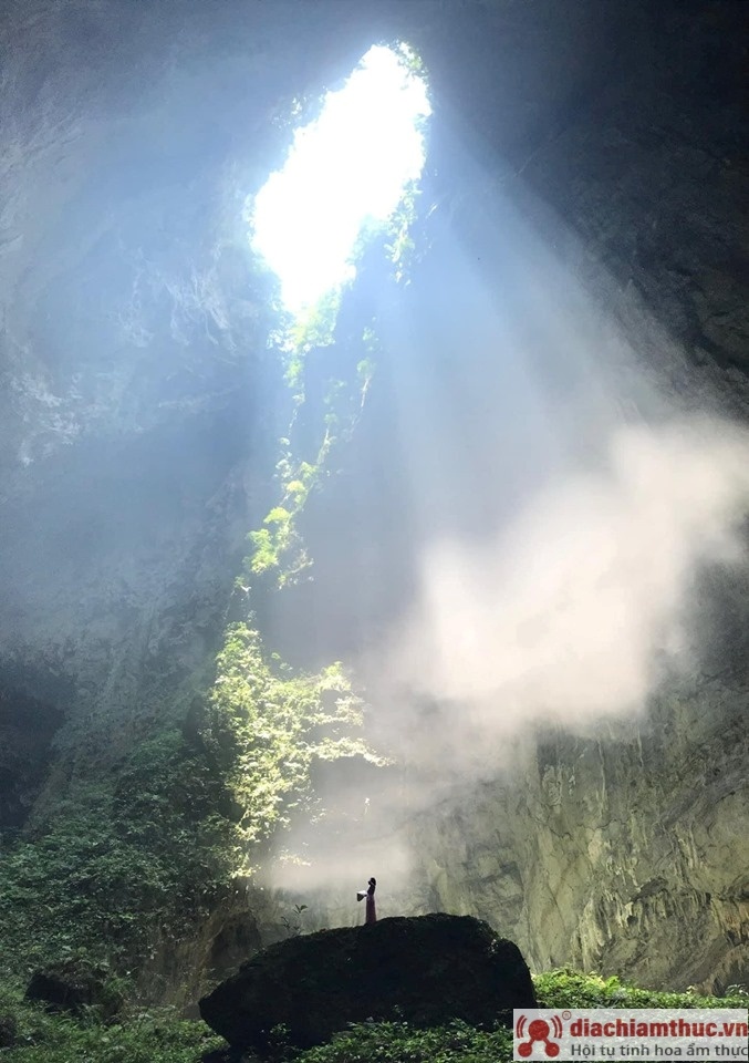 Hố sụt trong động Sơn Đoòng