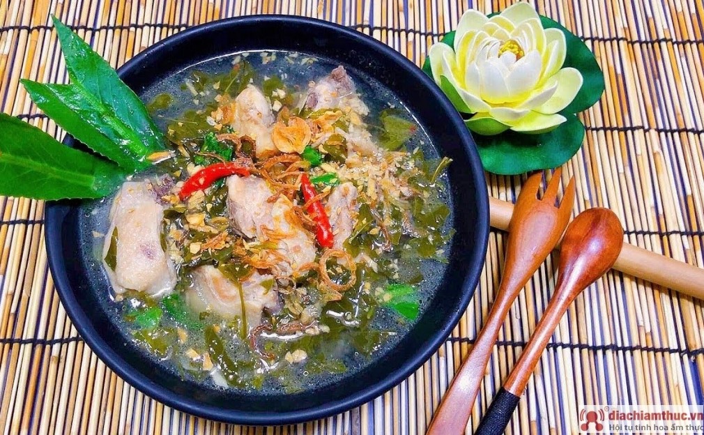 Thành phẩm canh gà lá giang