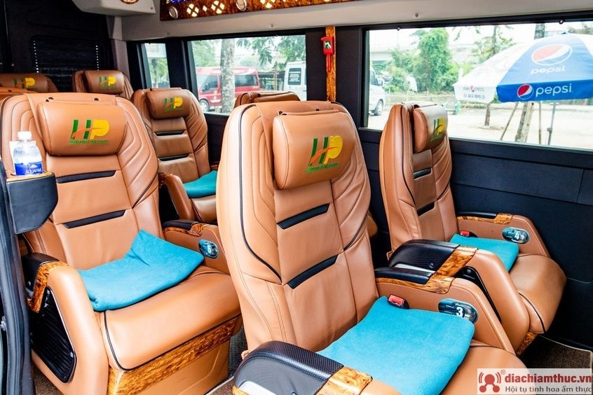 Xe Limousine Hoàng Phú