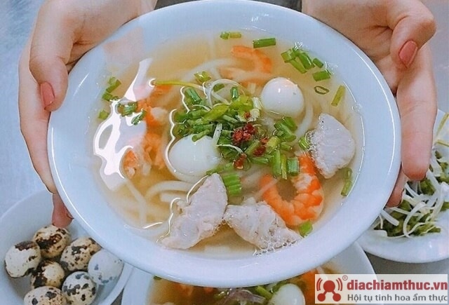 Bánh canh khô Bà Đợi