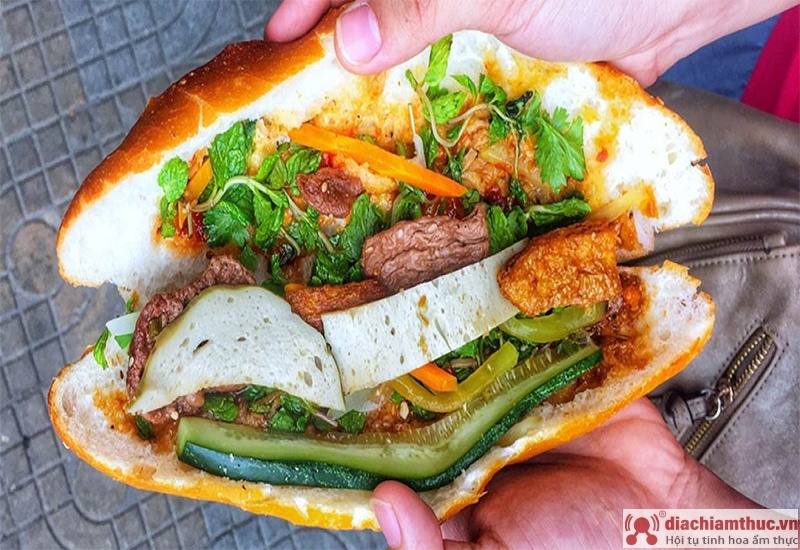 Bánh mì chay Chị Thủy