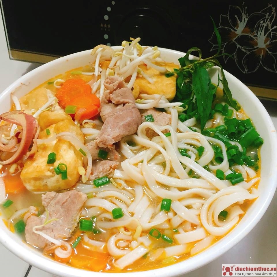 Cách thưởng thức bánh canh khô Huế