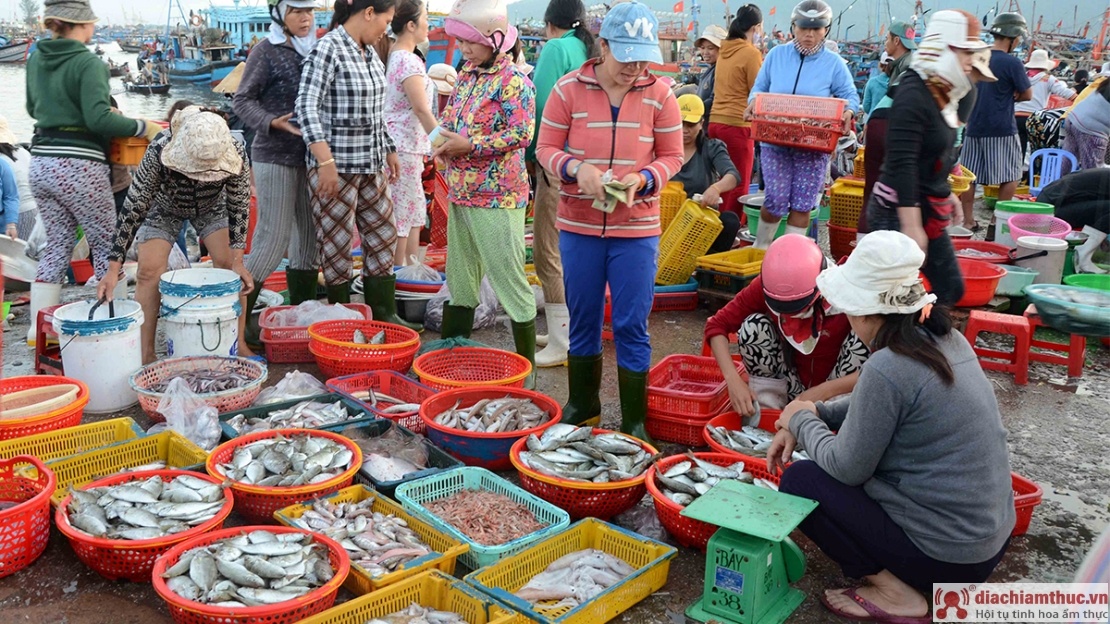 Chợ đầu mối Hòa Cường