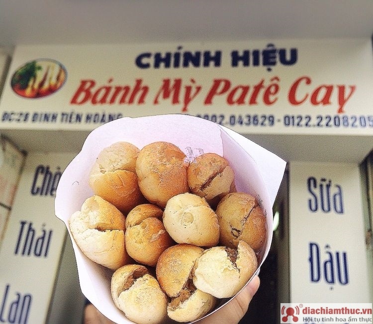 Cửa hàng bánh mì que 28 Đinh Tiên Hoàng