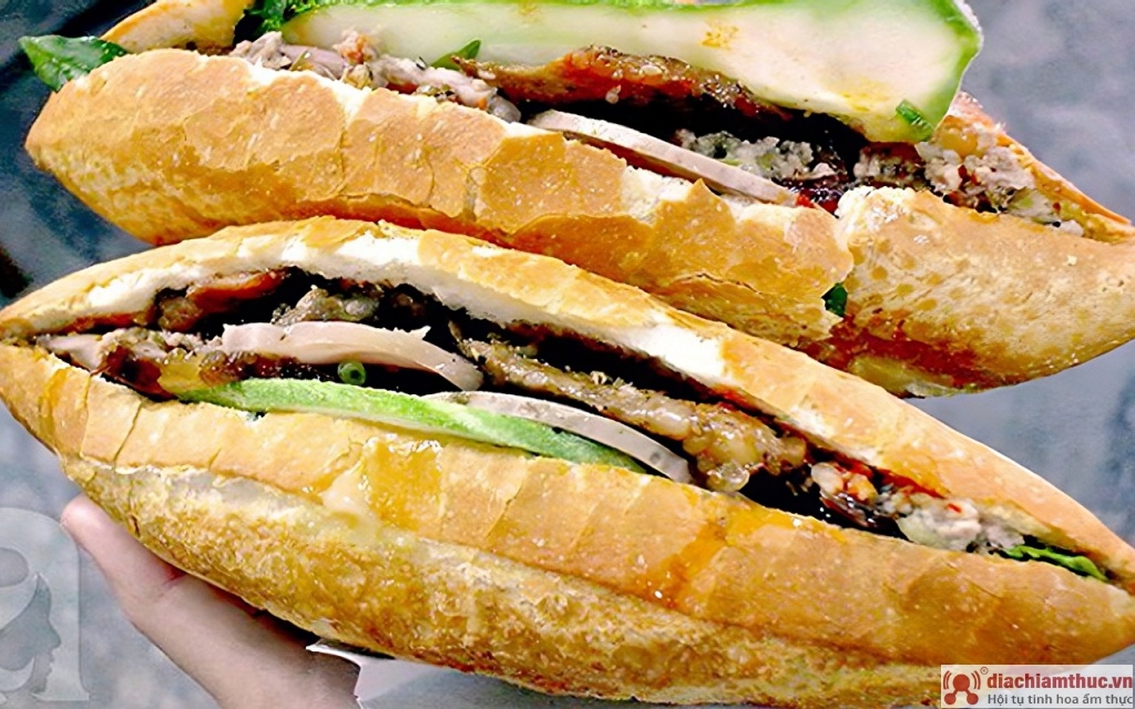 Bánh mì Quỳnh Anh