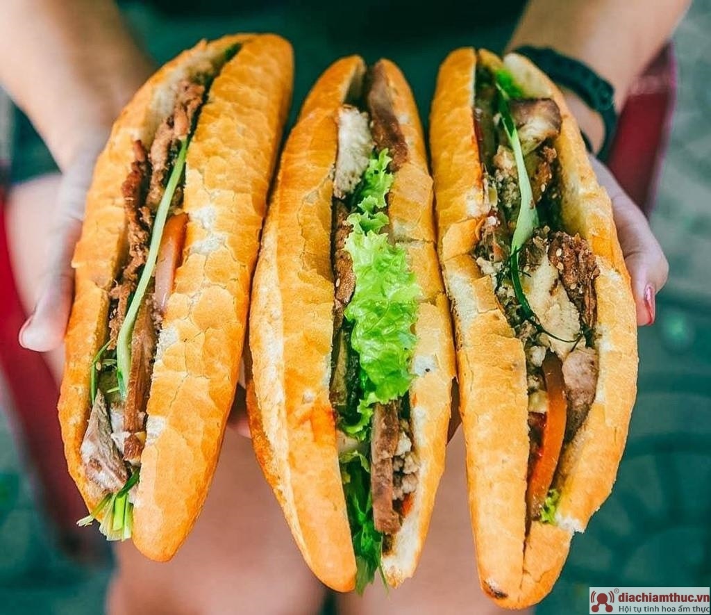 Bánh mì cô Hương ngon