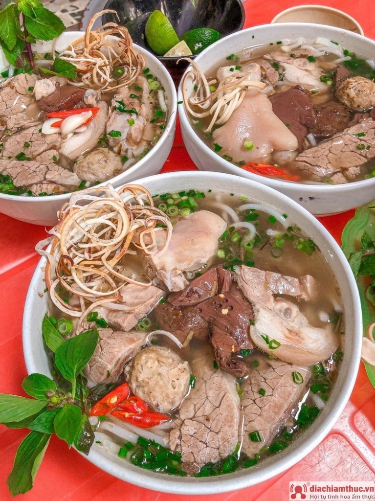 Bún bò Hàng Cá