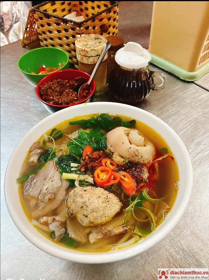 Bún bò Huế Dũng Cố