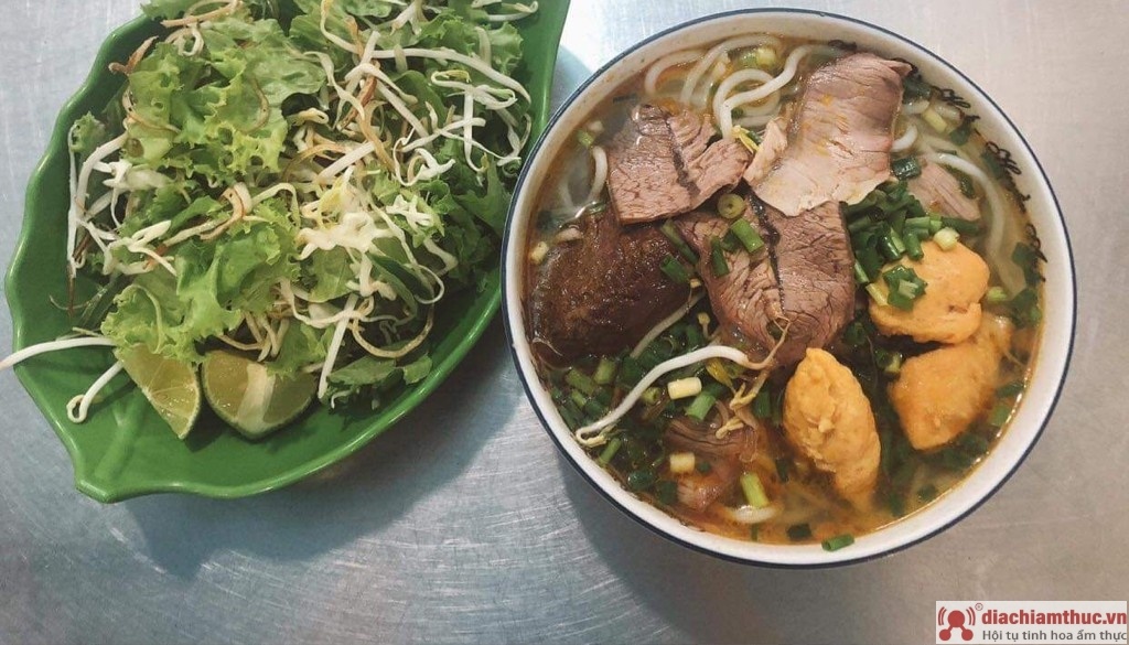 Bún bò Huế Huyền Anh