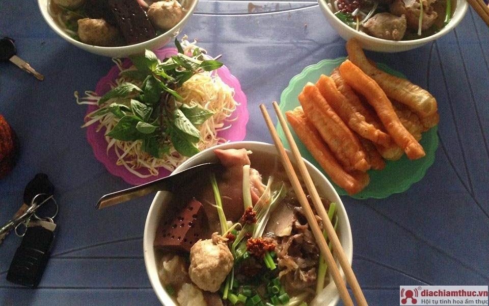 Bún bò Minh Ngọc