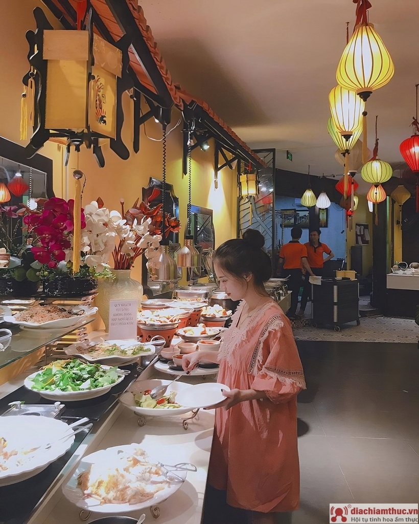 Tham khảo thực đơn và cân đối khẩu phần buffet