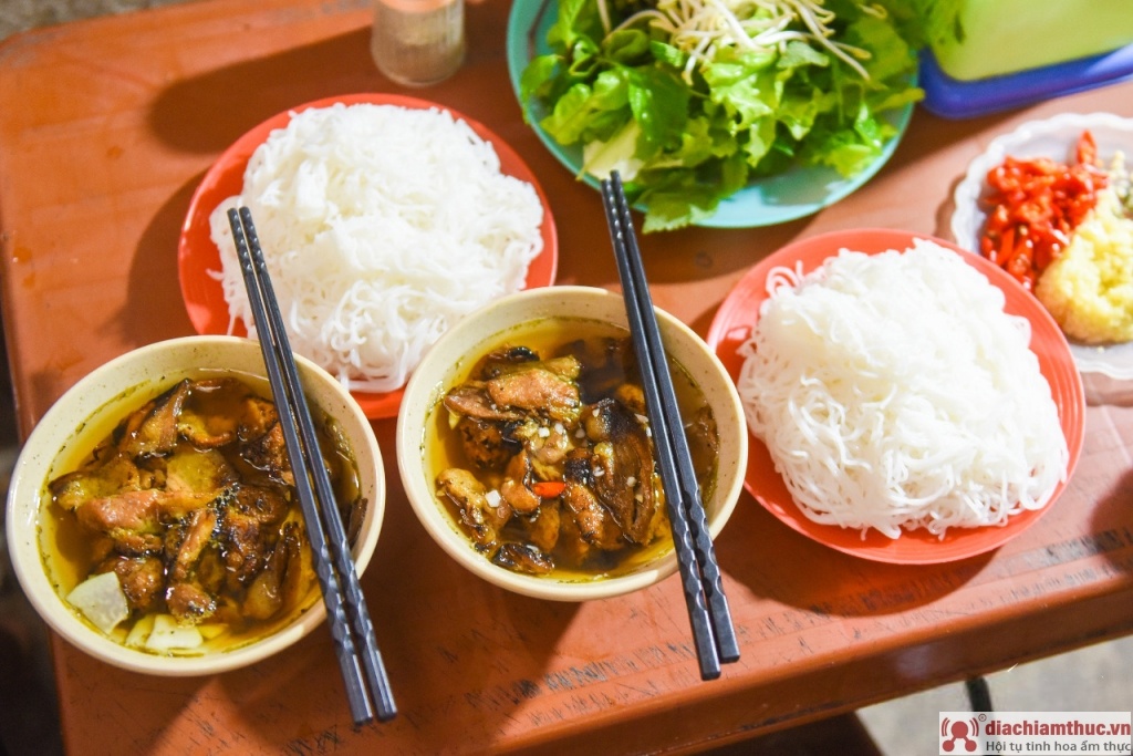 Bún chả Hàng Quạt