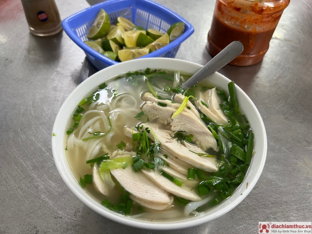 Phở Gà Nguyệt