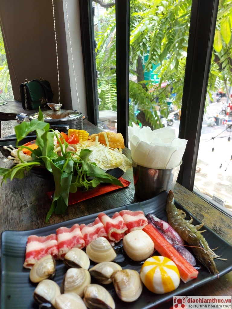 Trư Ký Hotpot - Chuyên Lẩu 1 người